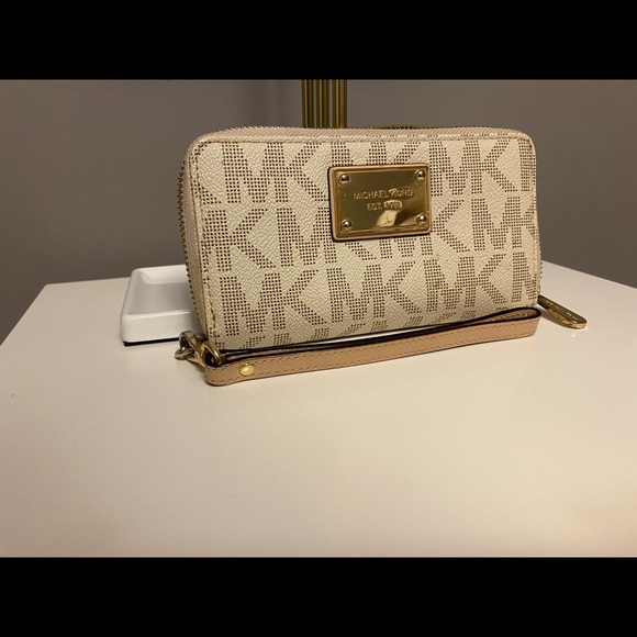 Women MK white wallet for sale - Picture 2 of 4